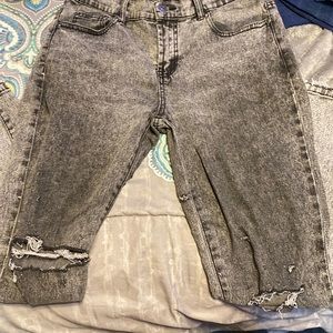 black/grey ripped jeans